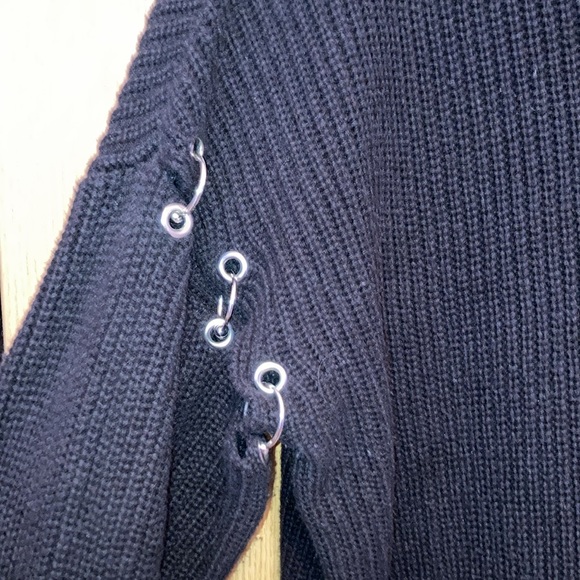 F21 black chunky Sweater - Picture 3 of 7